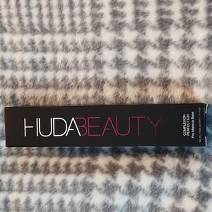 Huda Beauty Complexion Perfection Pre-Makeup Base